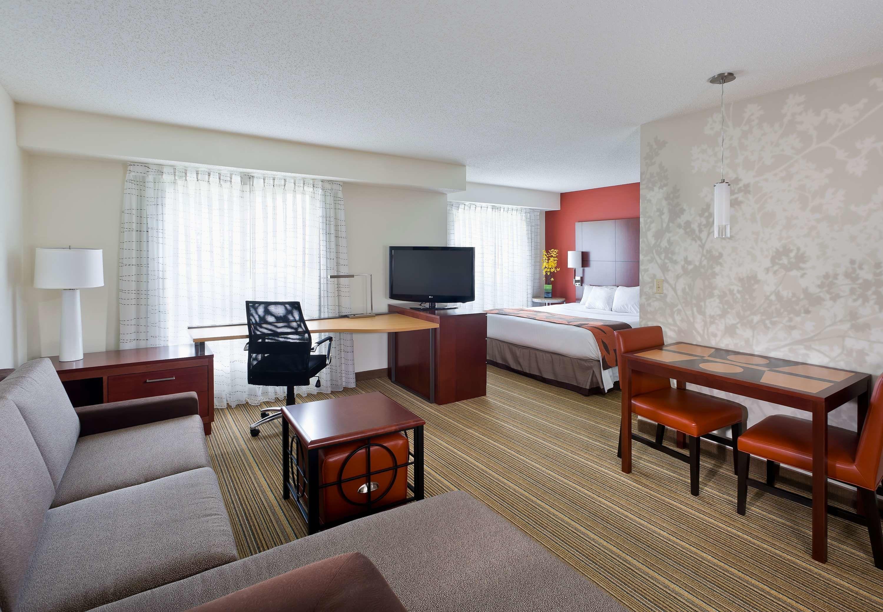 Hotel By Marriott